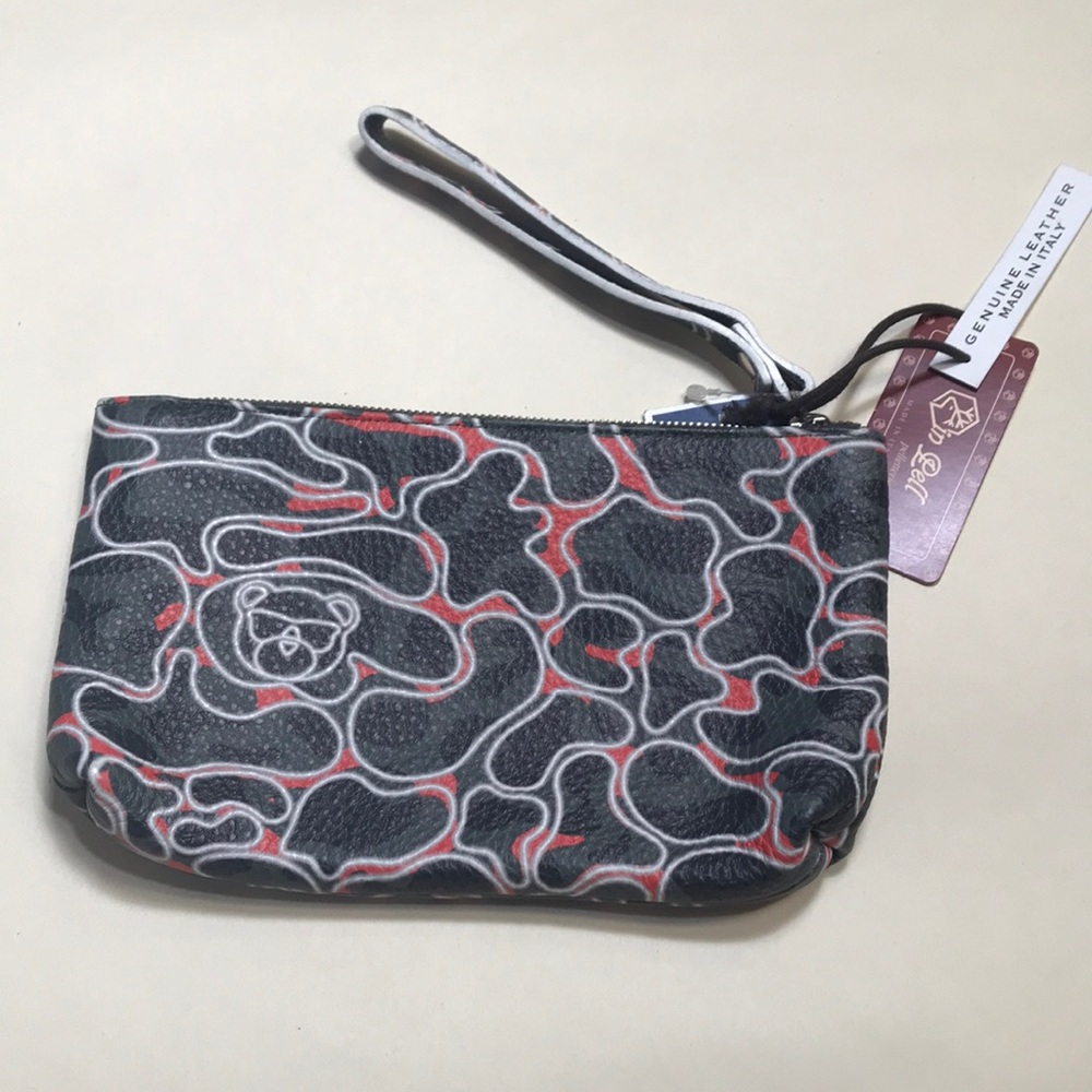 Nwt Valentina leather wristlet